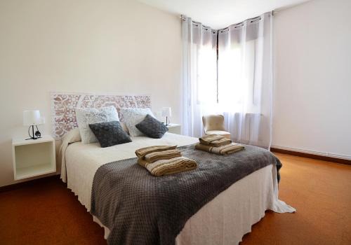 Isla de Arosa House | Oceanfront Casa in A Illa de Arousa with Stunning Views