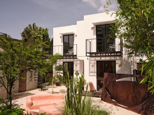 Sagrado Corazon Villa | CASA FRIDA by DW: Oceanfront Retreat with Spa & Hot Tub