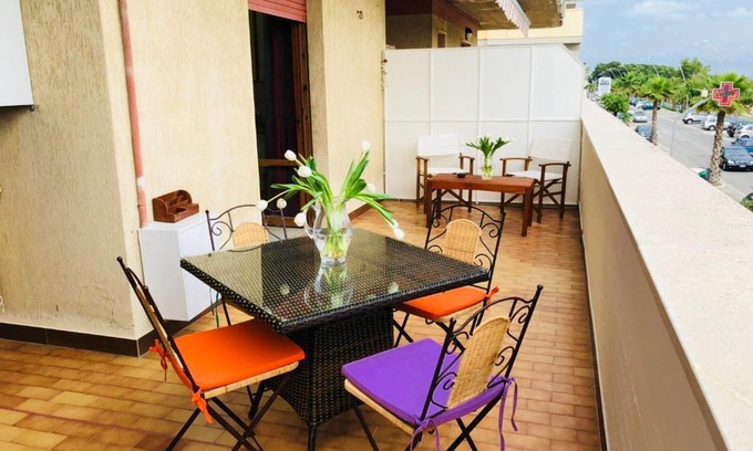 Alba Adriatica House | Pet-Friendly Casa Fronte Mare with Ocean View & Family Perks