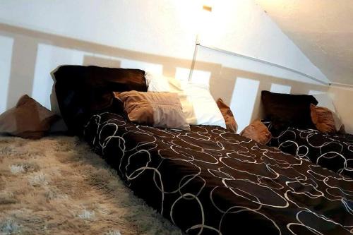 Hidalgo House | Relax at Casa Fuego: Pool and Kitchen Amenities Await