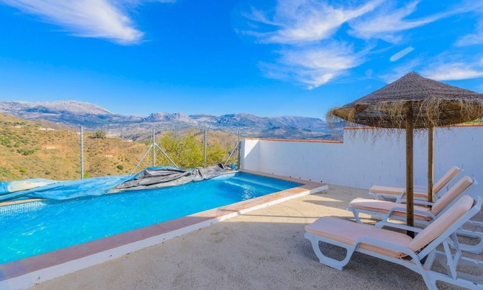 Colmenar Villa | Experience Casa Fuente de Barro Colmenar with Ocean Views