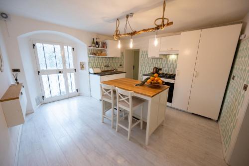 Castroncello Apartment | Top-Rated Casa Fulvia in Beautiful Toscana for Families
