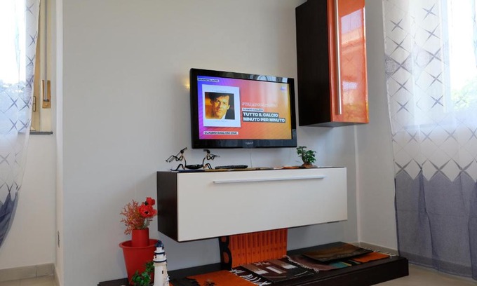 San Giorgio-Librino-San Giuseppe la Rena-Zia Lisa-Villaggio Sant'Agata Apartment | Family-Friendly Casa Gaetano with Kitchen Amenities