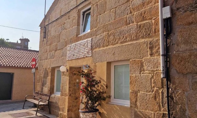 Vilanova House | Welcoming Casa Gallega - Peregrina with Spa and Family Fun
