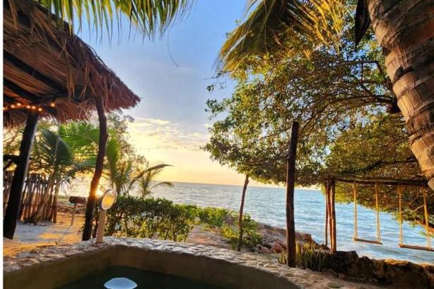 Campeche House | Relax at Casa GAMA - Beachfront Oasis with Pool & Restaurant