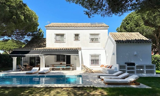 Cabo Roche Villa | Casa Gaston: Relaxing Garden Oasis with Pool, Near Beach
