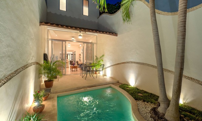Barrio de Santiago House | Casa Gatita: Perfect Comfort with Pool and Garage in Santiago