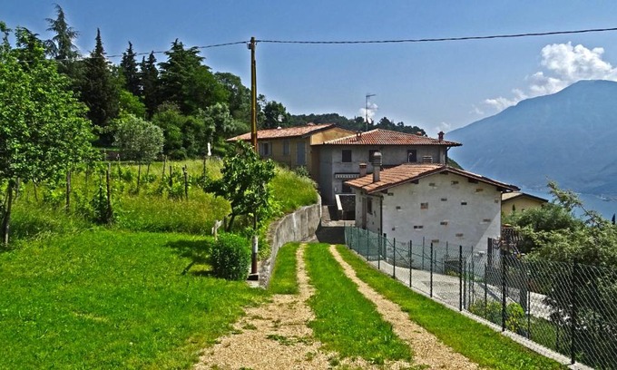 Pieve House | Beautiful Casa Giacomina: Garden & Lake Views Await