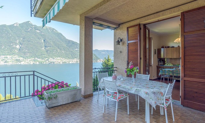 Riva House | CASA GIANNA - Scenic Views of Lake Como Await You