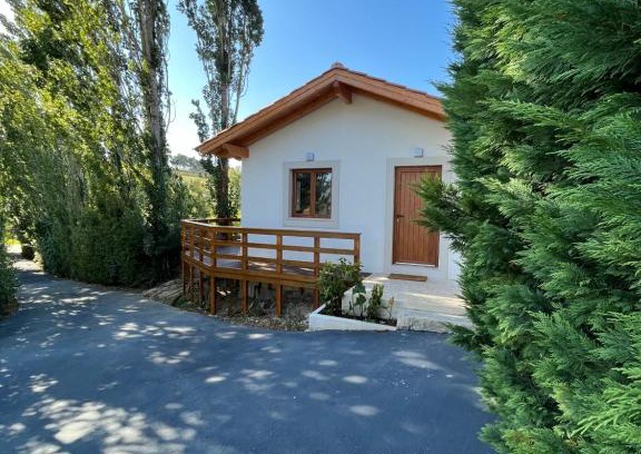 Casal do Abegao Ski Chalet | Relax at Casa Gil, Quinta Carmo - Family-Friendly Retreat