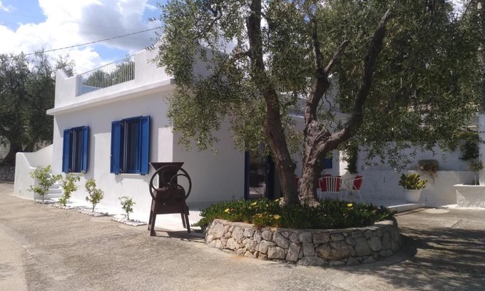 Mattinata House | Ocean View Retreat at Casa Giovanni – Family-Friendly Escape