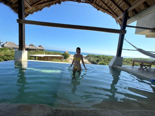 Villa de Tututepec de Melchor Ocampo Hotel | Pet-Friendly Casa Gitana with Oceanfront Views & Pool