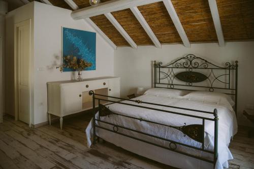 Carpignano Salentino Apartment | Explore Casa Giudecca: Pet and Child Friendly Retreat