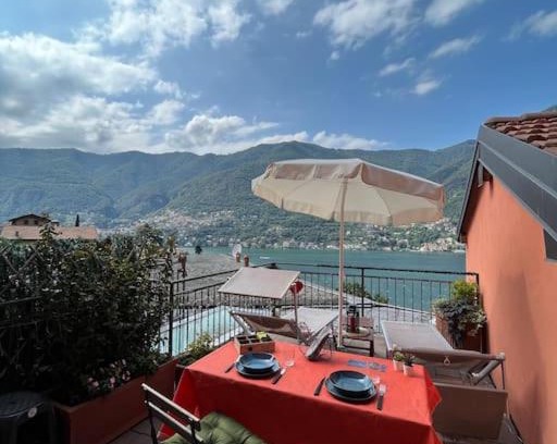 Torno House | Scenic Casa Giulietta Torno with Lake View Terrace
