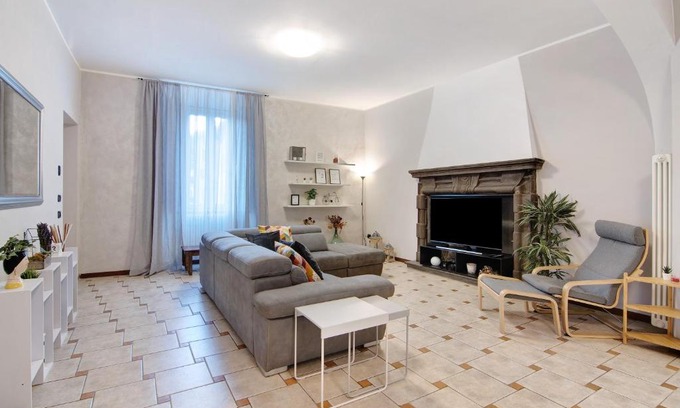 Domaso Apartment | Casa Glicine: Pet-Friendly Retreat with 9.8 Guest Rating