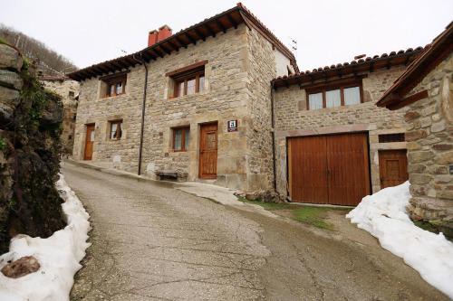 Polaciones House | Discover Casa Gorio: Family-Friendly Retreat with Top Ratings