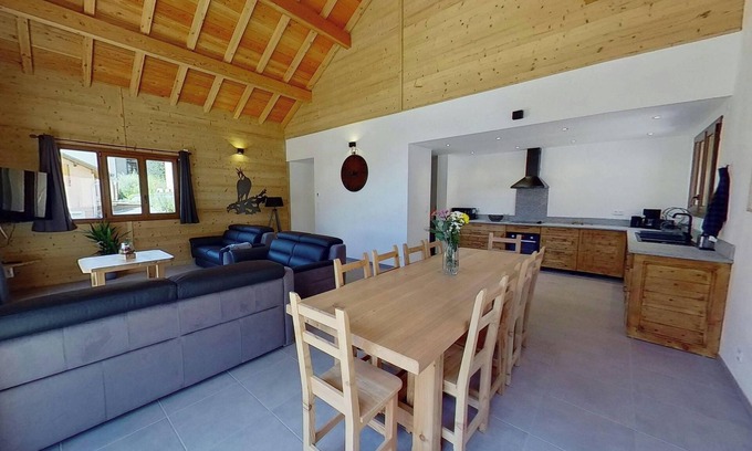 Aiguilles Apartment | CASA-Grand Laus: Duplex familial, sauna et jacuzzi