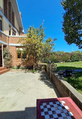 Santa Cruz de Bezana House | Spacious Casa Grande with Garden and Child-Friendly Amenities