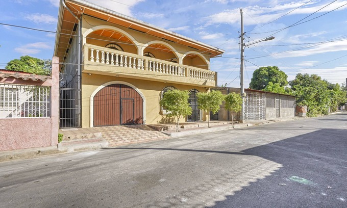 Leon House | Casa Guadalupe: Pet-Friendly Oasis with Oceanfront Views