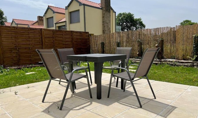 Hazas de Cesto House | Family-Friendly Retreat at Chalet en Hazas de Cesto