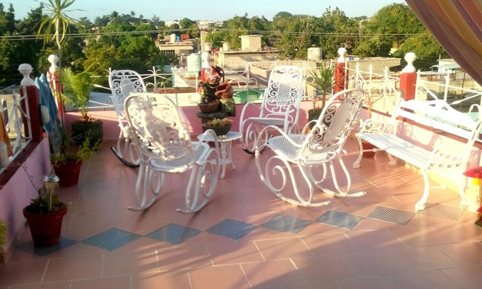 Cienfuegos House | Unforgettable Stay at Casa Henry y Lalita with Spa & Dining