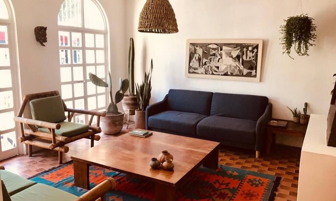 Zona Minerva House | Casa Hidalgo - Inviting Retreat Near Downtown and Americana
