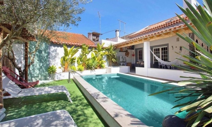 Cartaxo Cottage | Discover Casa Holi - Valada: Ocean View & Relaxing Spa