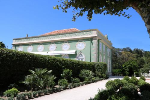 Sintra House | Relaxing Casa Holstein in Sintra with Pool & Hot Tub