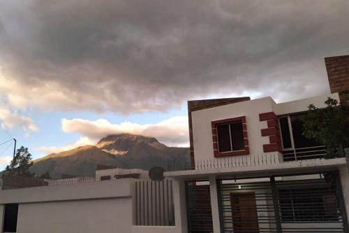 Otavalo House | Pet-Friendly Casa: Guest Rated 9/10 for Family Stays