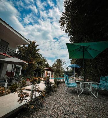 Villavicencio House | Pet-Friendly Casa Hotel AeroClubR15 with Pool & Family Fun