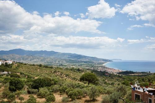 Casal Velino Apartment | Pet-Friendly Appartamento I Lavatoi with Family Amenities