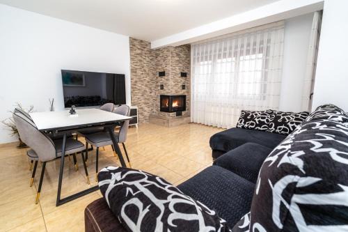 Valderrobres Apartment | Discover Casa Ianco & Rares: Family-Friendly Retreat 9.7/10