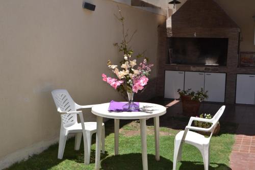 Mendoza House | Bright and Welcoming Home in Mendoza - Perfect for Families