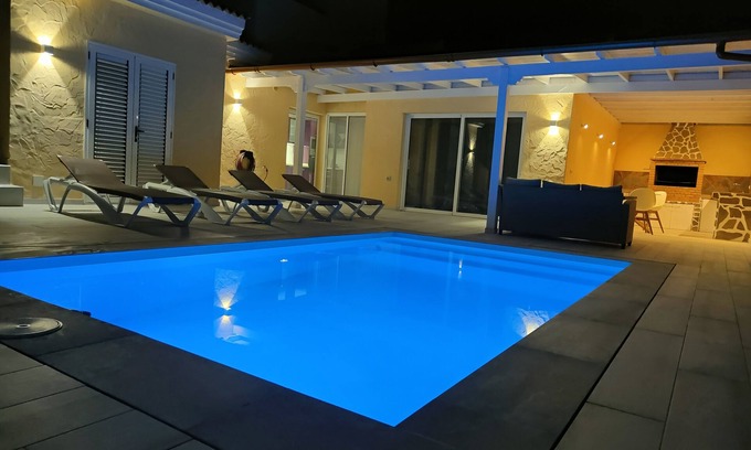Geafond Villa | Relaxing Family Retreat with Private Pool and Spa Amenities