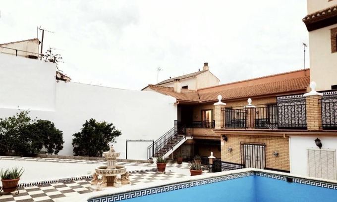 La Zubia House | Casa Ideal Para Tener una Estancia Agradable con Amigos o Familiares!