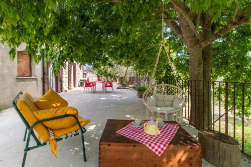 Campanella-Gianforma House | Casa Il Carrubbo: Pet-Friendly Retreat with 9.3/10 Rating