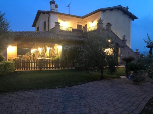 Orciano Pisano Apartment | Discover Casa in Campagna: Steps from the Sea & Family-Friendly