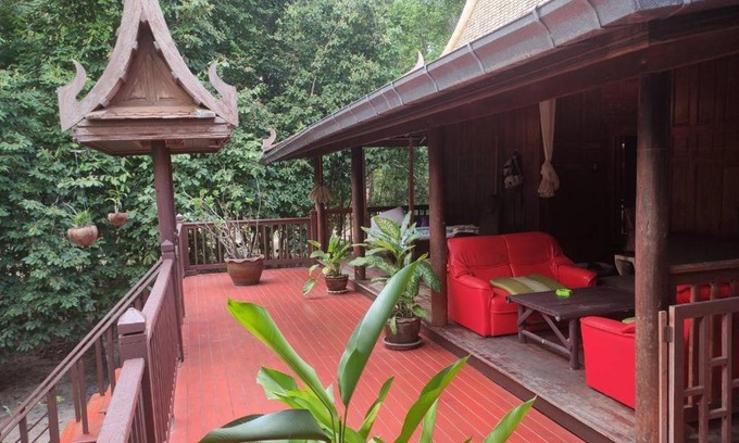 Wok Tum House | Explore Casa in Legno: Unique Thai-Style Stilt Retreat