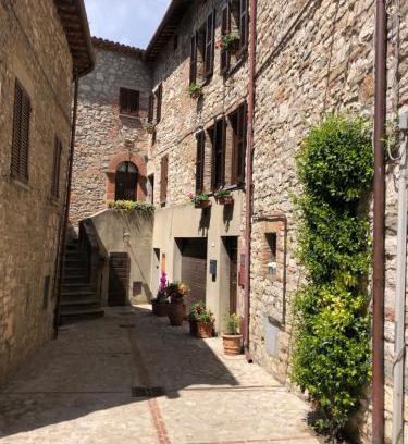Monte Castello di Vibio Apartment | Discover Casa in Umbria: Pet-Friendly Getaway with Hot Tub