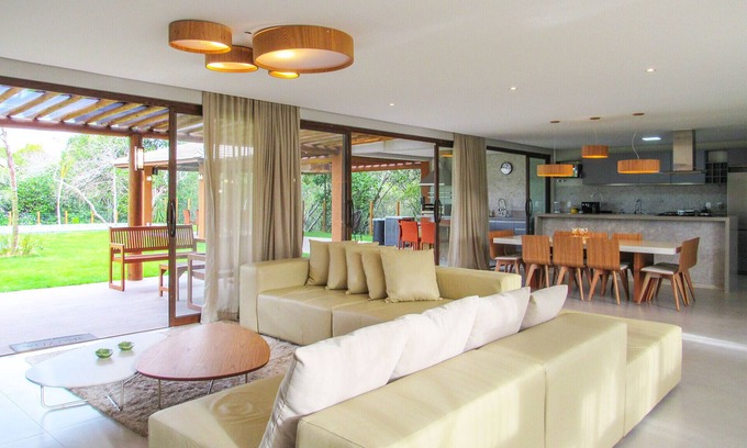 Itacimirim House | Inviting Casa with Pool and Leisure Near Praia do Forte