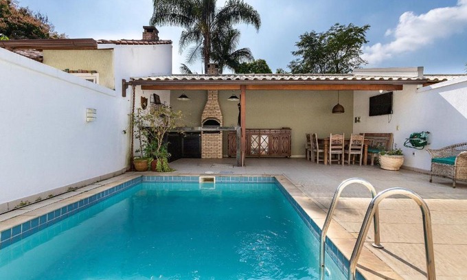 Niteroi House | Beautiful Casa with 4 Suites Near Itacoatiara Beach
