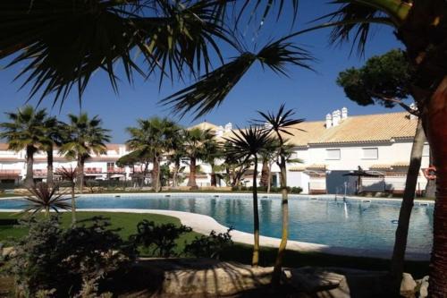 Nuevo Portil House | Beachfront Casa de Lujo: Golf Course Views & Pet Friendly