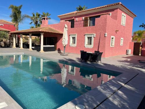 Cunas Villa | Discover Casa Indalo: Oceanfront Oasis with Perfect Ratings