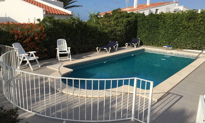 Coves Noves Ski Chalet | Relaxing Family Retreat with Private Pool & Spa Amenities