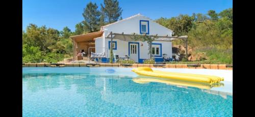 Reliquias Apartment | Unforgettable Oceanfront Stay at Casa Inglesa Roosa