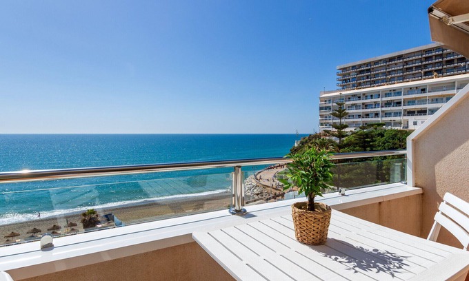 Torremolinos Apartment | Casa Inma - Beachfront