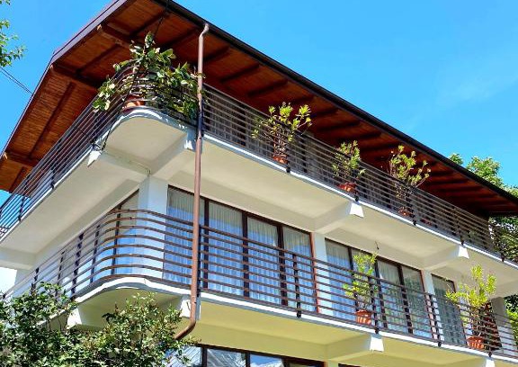 Borsa House | Cozy CASA IONUȚ: Guest Rated 9.8 with Oceanfront Views