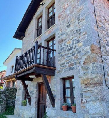 Narciandi House | Delightful Casa Iris: Family-Friendly with Breakfast Included