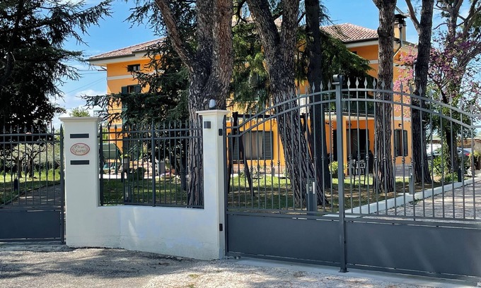 Pesaro Apartment | CASA ISOREA: Relaxing Retreat Amidst Lush Greenery