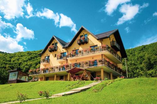 Bran Villa | Discover Casa Izvoarelor: A Slice of Paradise Awaits